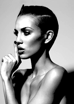 Immagine HAIRFASHION LEONARDO HAIR BEAUTY - SALONS PABLO PEREZ 986-01.jpg