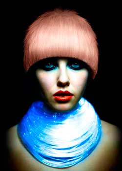 Immagine HAIRFASHION BLUE TIT LONDON A983-03.jpg