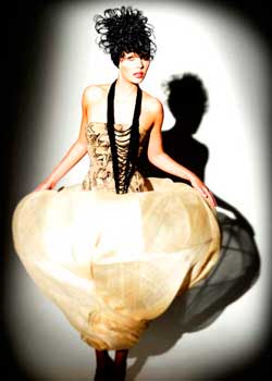 Immagine HAIRFASHION SHARON BLAIN AND THE ART OF HAIR CREATIVE TEAM A995-03.jpg