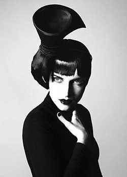 Immagine HAIRFASHION MARK HAYES, SASSOON INTERNATIONAL CREATIVE DIRECTOR B445-01.jpg