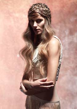 Immagine HAIRFASHION Nikki Hazell B604-03.jpg