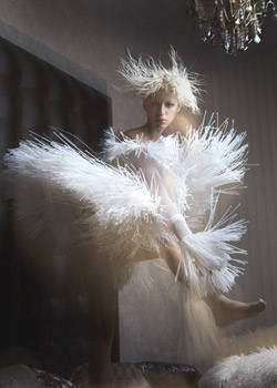 Immagine HAIRFASHION Suzie McGill, Dylan Britain and Diana Carson, Rainbow Room International Artistic Team B624-03.jpg