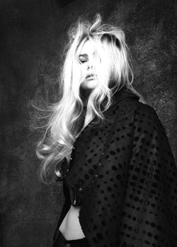 Immagine HAIRFASHION Suzie McGill, Dylan Britain and Diana Carson, Rainbow Room International Artistic Team B624-06.jpg