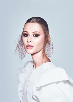 Immagine HAIRFASHION The Room Hairstyle B815-03.jpg