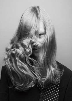 Immagine HAIRFASHION Denis Robinson & Richard Tucker  B825-07.jpg