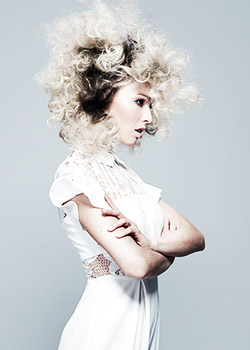 Immagine HAIRFASHION Kelly Angel - Craig Chapman Salon C/C263-05.jpg