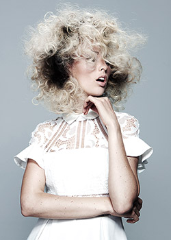 Immagine HAIRFASHION Kelly Angel - Craig Chapman Salon C/C263-08.jpg