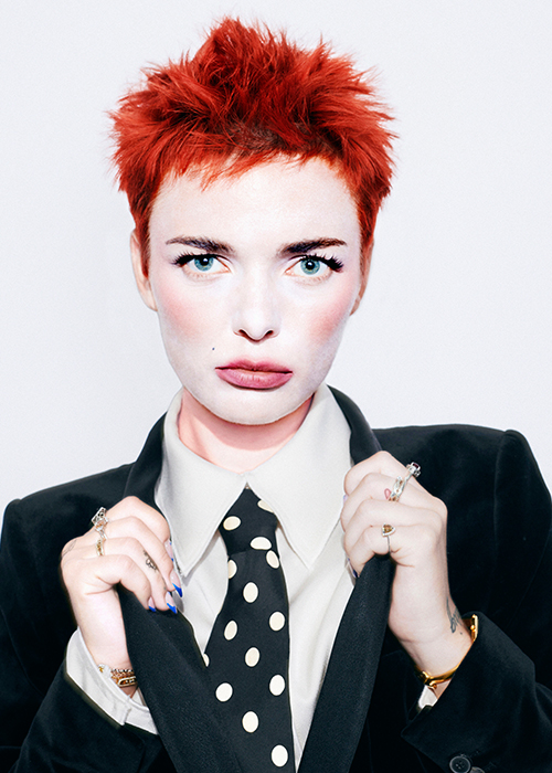 Immagine HAIRFASHION Debbie G D/Debbie-G_2024_A906_01.jpg