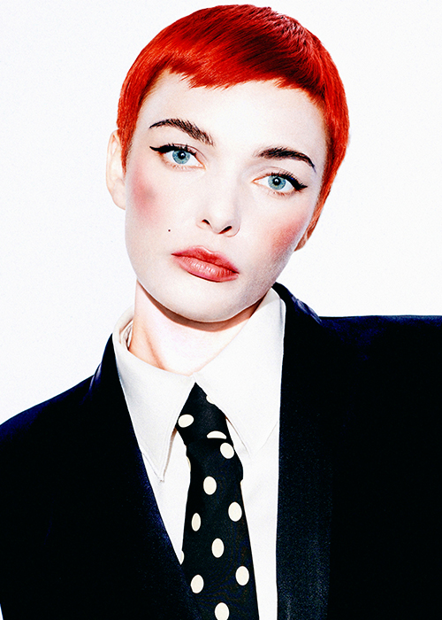 Immagine HAIRFASHION Debbie G D/Debbie-G_2024_A906_03.jpg