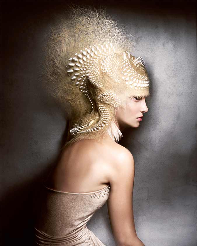 Immagine HAIRFASHION Efi Davies D/Efi-Davies_2026_B234_02.jpg